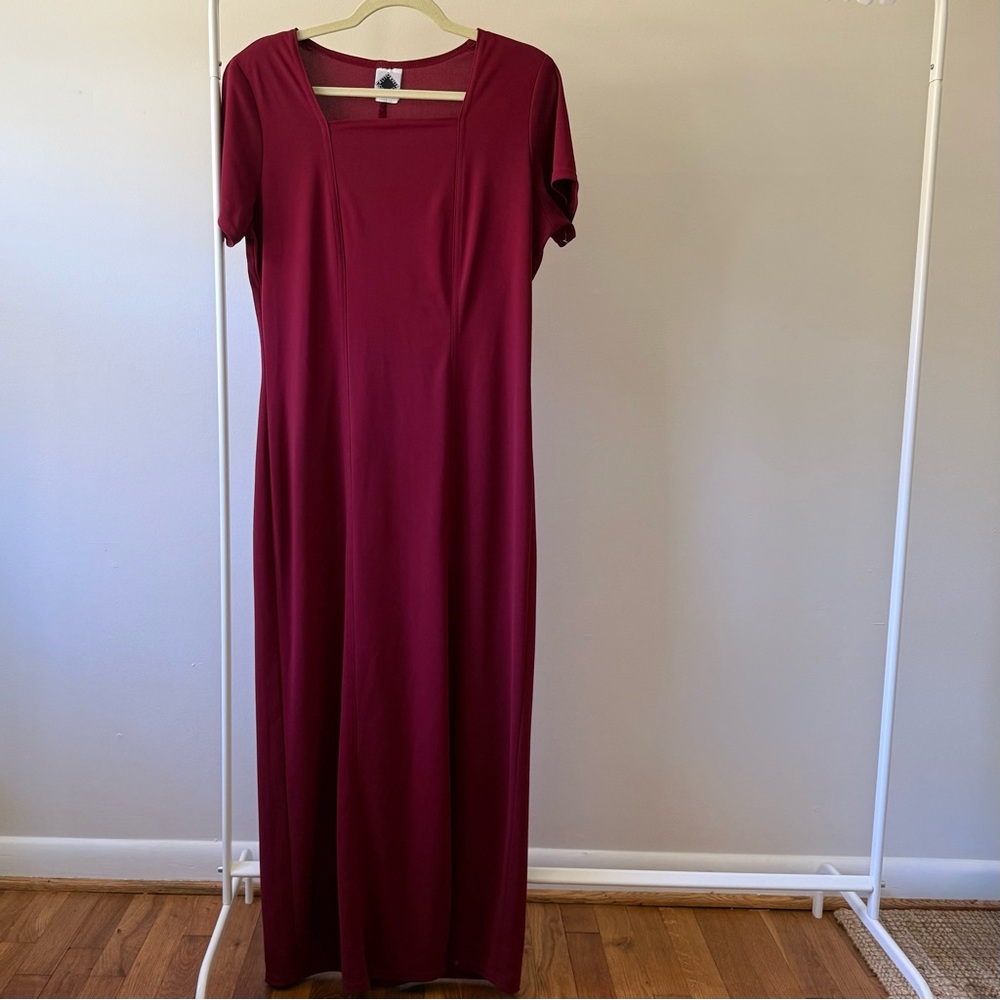 California Concepts Burgundy Maxi Dress